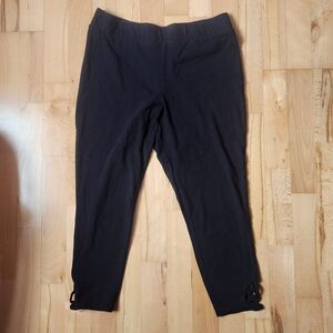 Torrid Black Crop Capri Leggings [14587593], Size 2
